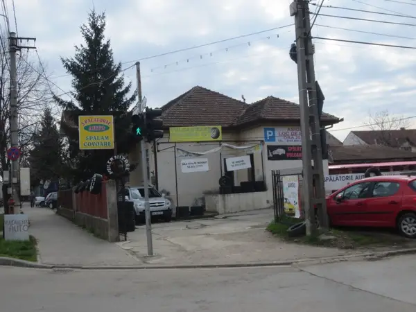 Spalatorie auto - Bulevardul Liviu Rebreanu colt cu strada Hebe