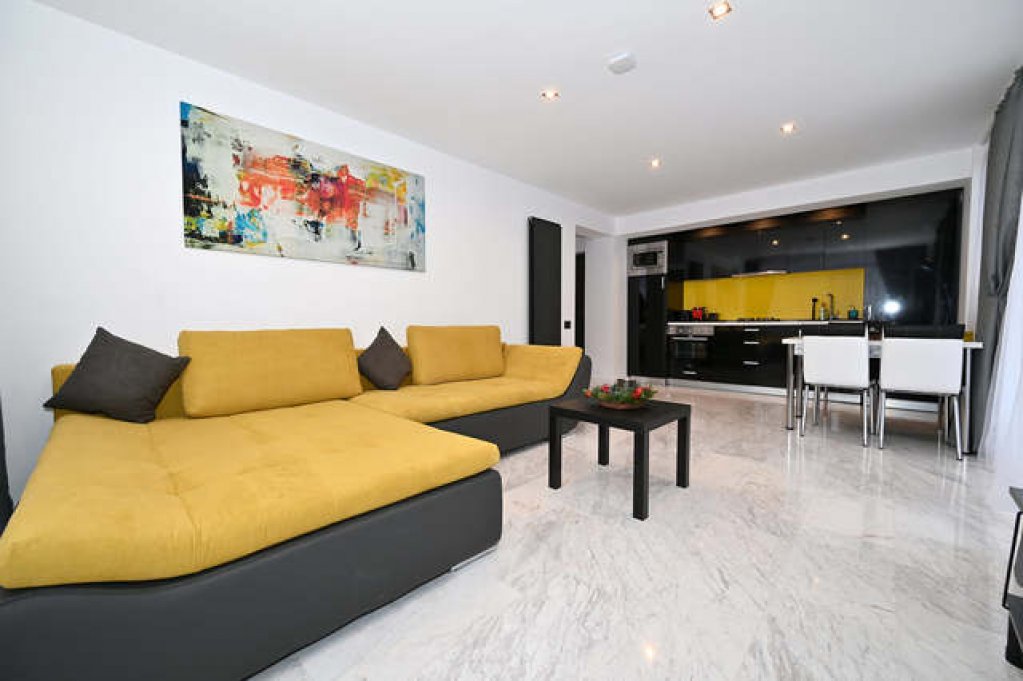 R&B Aparthotel